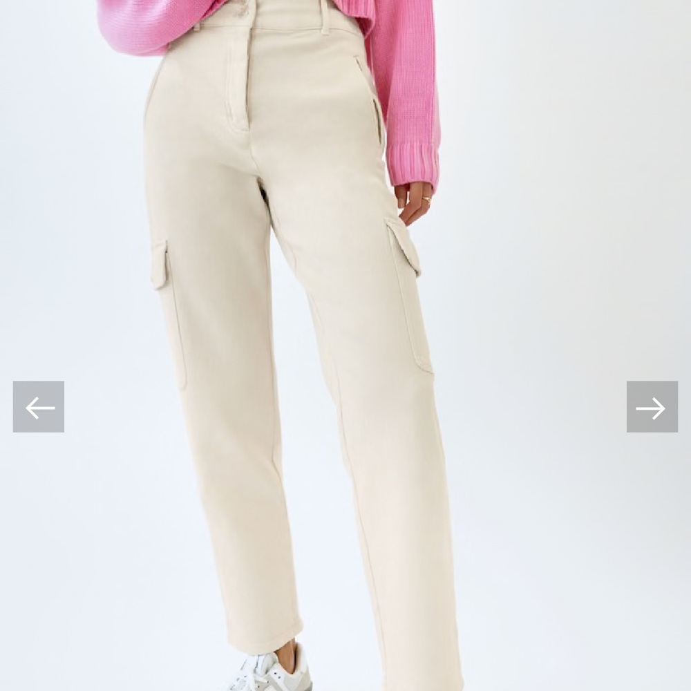 Aritzia Black and Cream Cargo Pants